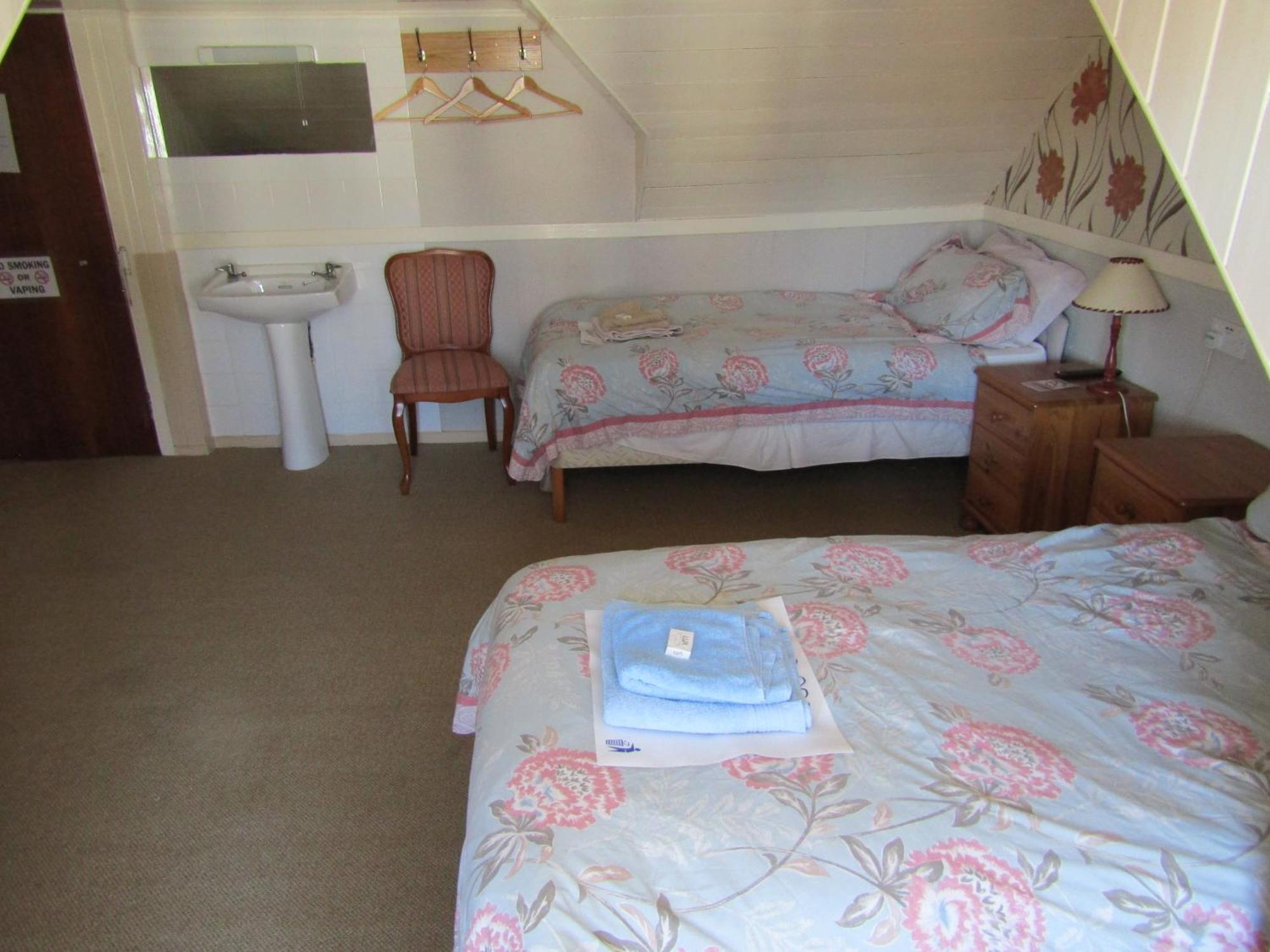 The Crown Hotel Inverbervie Room photo